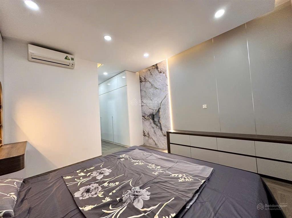 Chính chủ bán căn hộ thiết kế đẹp nhất dự án. vuông vắn. 137m2. 3pn 2vs. tầng trung, căn góc, full