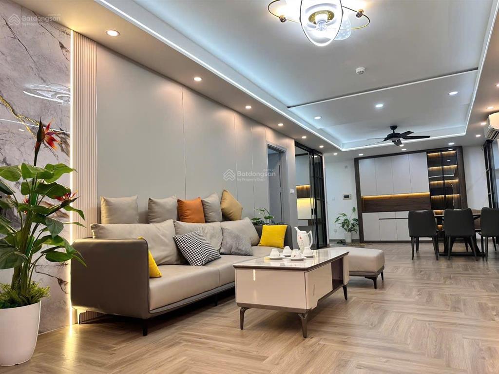 Chính chủ bán căn hộ thiết kế đẹp nhất dự án. vuông vắn. 137m2. 3pn 2vs. tầng trung, căn góc, full