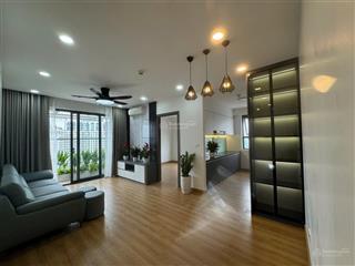 Chính chủ bán căn 81,2m2. tầng trung. căn góc, full nội thất đẹp. cửa đn ban công tb. 3pn2vs.