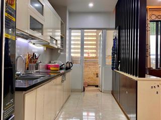 Chính chủ bán căn 118m2. tầng trung, căn góc, 3pn  2vs full nội thất. cửa đ ban công t