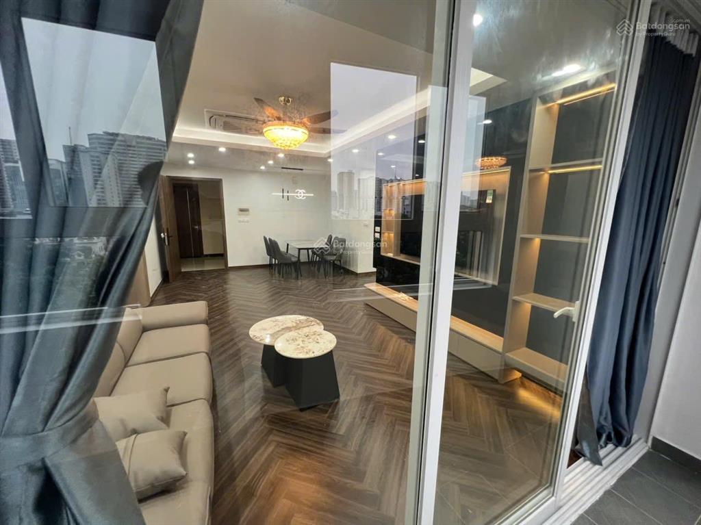 (gia that)chính chủ bán căn 108m2. tầng thấp. 3pn2vs full nội thất. cửa tb ban công đn. (ảnh thật)