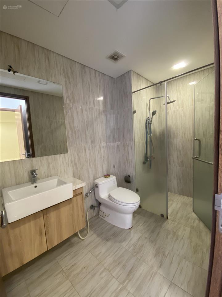 Kẹt tiền bán gấp golden star căn 2pn 2wc giá chỉ 4tỷ1 , căn 3pn 2wc chỉ 5tỷ . e hinh0869 958 ***