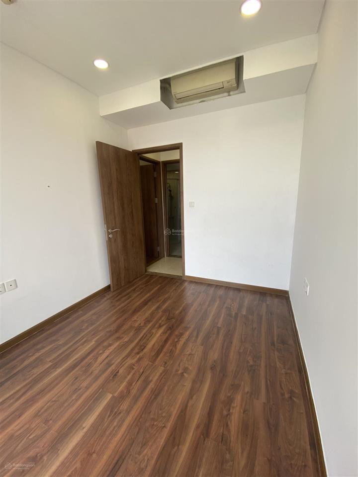 Kẹt tiền bán gấp golden star căn 2pn 2wc giá chỉ 4tỷ1 , căn 3pn 2wc chỉ 5tỷ . e hinh0869 958 ***