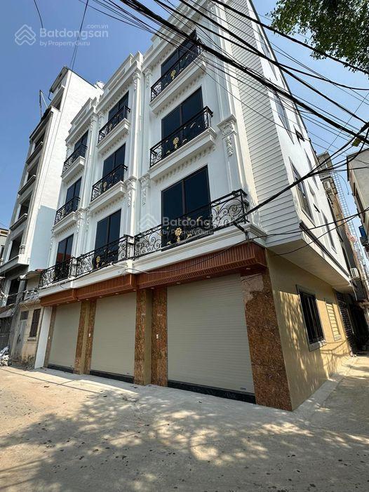 Bán nhà riêng 4 tầng (50m2) có sân riêng rộng, gần chợ, trạm y tế xã, ôtô đỗ đầu ngõ giá chỉ 3,5 tỷ