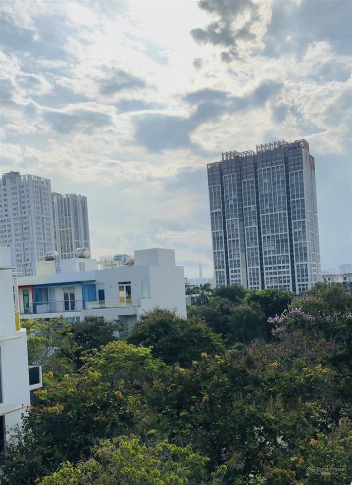 Đầu tư đón đầu  góc 2 mt  10x16.5m  5 tầng  giá 19,9 tỷ  cách ubnd tp thủ đức chỉ 10 phút