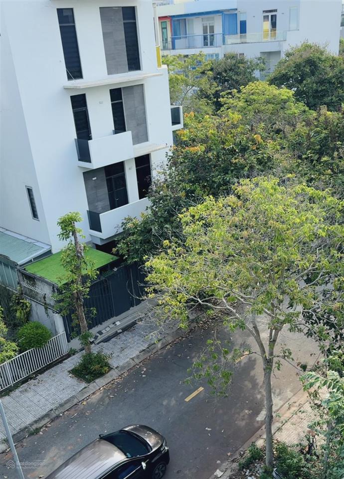 Đầu tư đón đầu  góc 2 mt  10x16.5m  5 tầng  giá 19,9 tỷ  cách ubnd tp thủ đức chỉ 10 phút