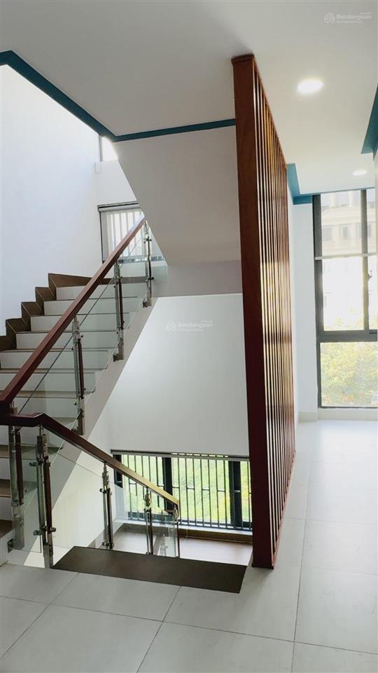 Đầu tư đón đầu  góc 2 mt  10x16.5m  5 tầng  giá 19,9 tỷ  cách ubnd tp thủ đức chỉ 10 phút