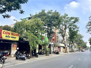 Bán nhà 3 tầng  ngay ngã tư trâu quỳ  mặt đường ô tô tránh  kinh doanh  dt 90m2  hơn 10 tỷ!