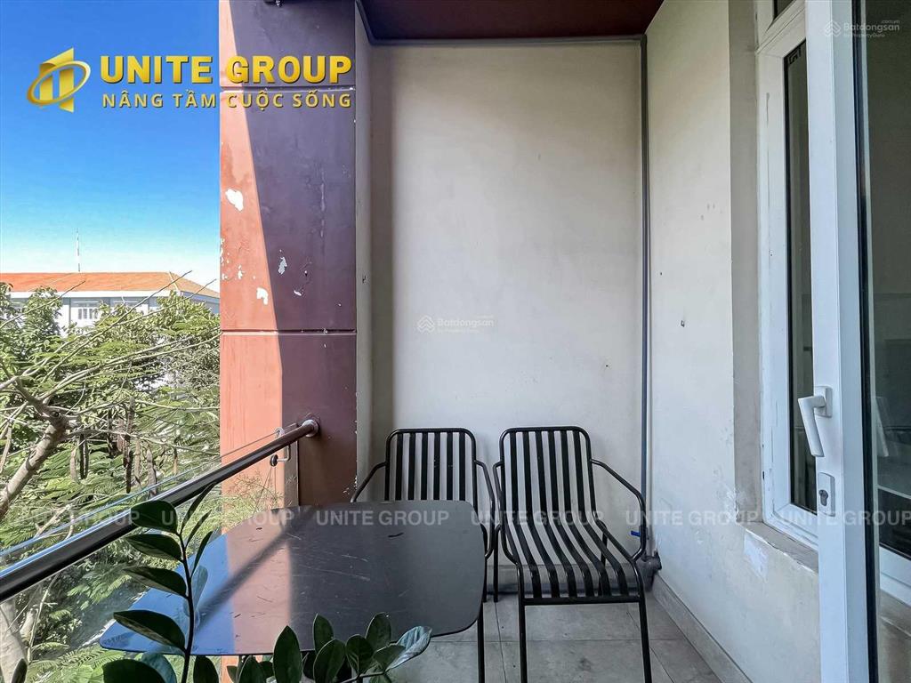 Cho thuê phòng 35m2 ban công thoáng mát ngay học viện cán bộ đường chu văn an ngay ngã tư hàng xanh