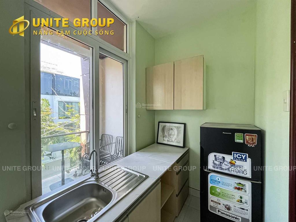 Cho thuê phòng 35m2 ban công thoáng mát ngay học viện cán bộ đường chu văn an ngay ngã tư hàng xanh