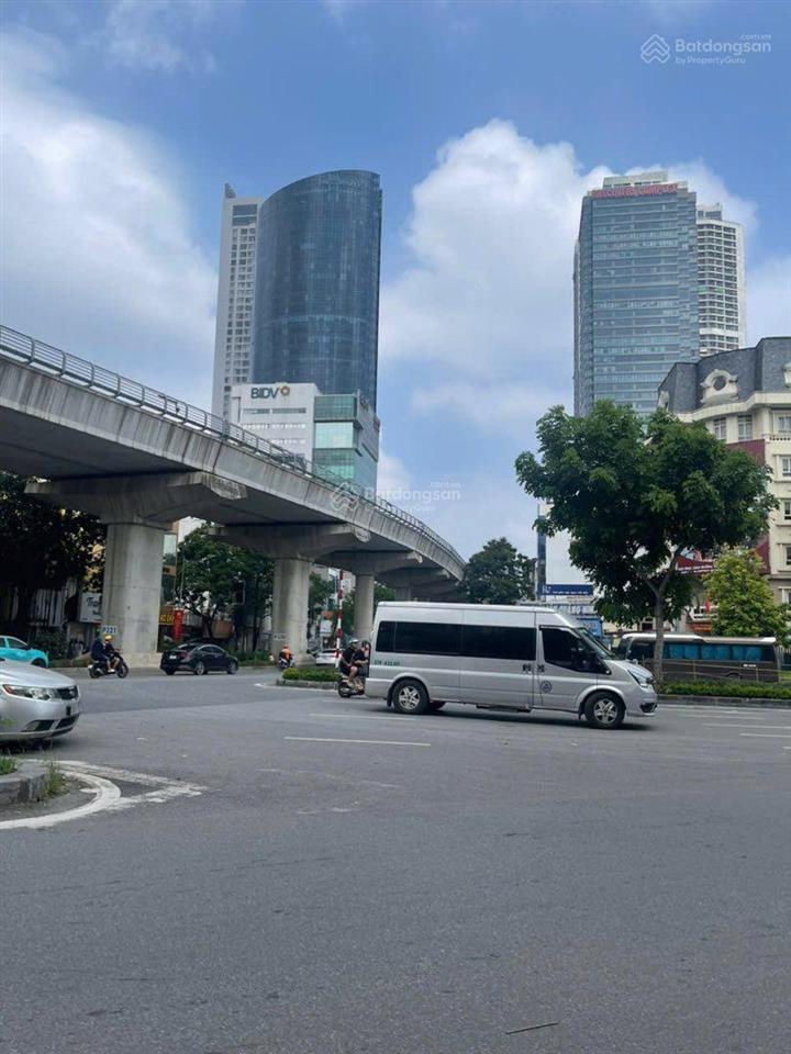 Bán nhà đường cầu giấy, cầu giấy, ngõ ô tô, dt 148m2 x 3 tầng, mt 8.5m, 38.3 tỷ