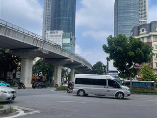 Bán nhà đường cầu giấy, cầu giấy, ngõ ô tô, dt 148m2 x 3 tầng, mt 8.5m, 38.3 tỷ