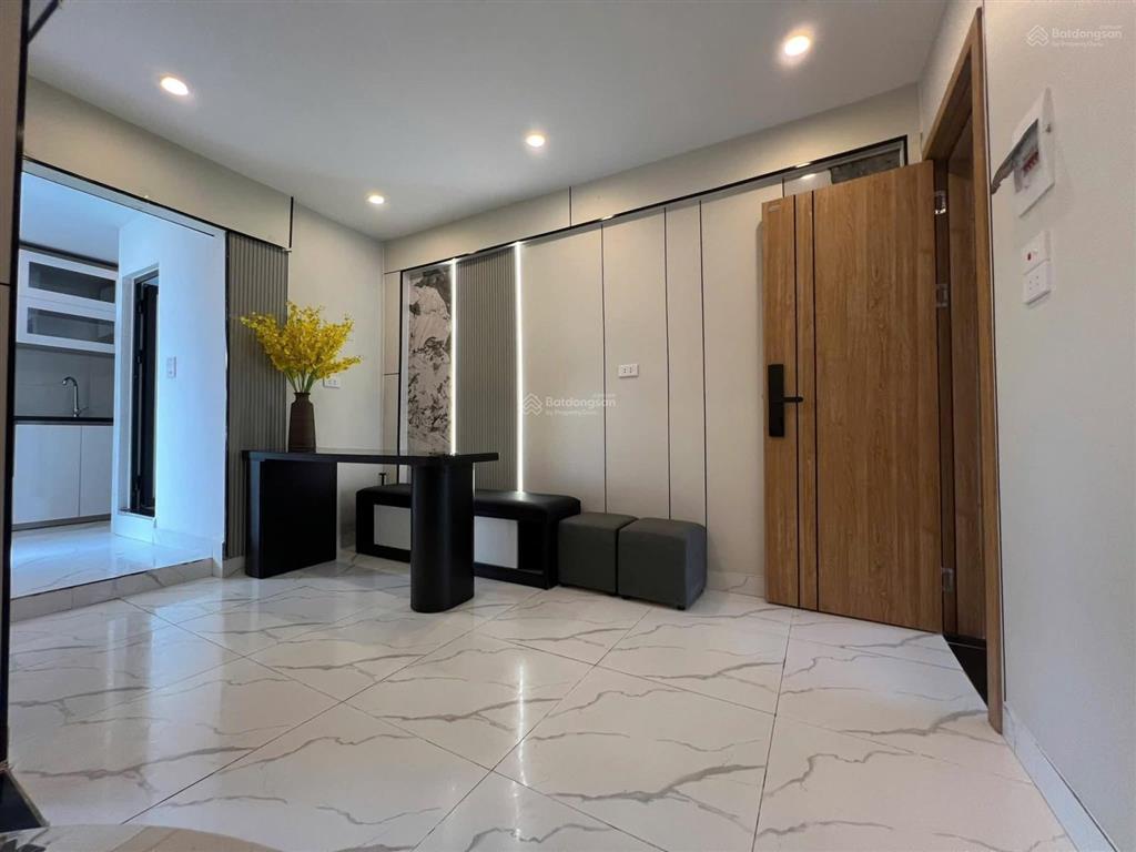 Tập thể nam đồng gần hồ ô tô đỗ chân cầu thang 2pn 1wc khép kín 3.15 tỷ