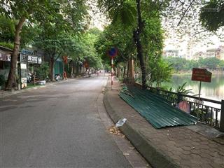 Tập thể tầng 1  gần hồ ngọc khánh  có sân để xe riêng  giá 3.75 tỷ