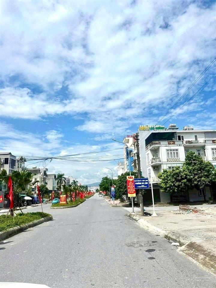 Bán ô đất siêu đẹp 105m2 tại trục đường đôi đối diện cây căng cao thắng  hà lầm