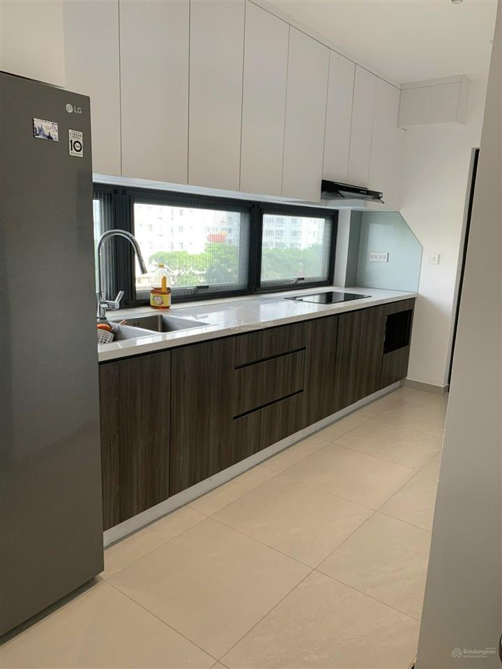 Bán cc hưng phúc premier, 79m2pn2wc đầy đủ nội thất, view biệt thự thoáng mát, xem nhà 24/7.