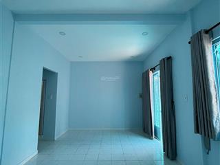 Cho thuê lầu 1 413/22 nguyễn kiệm phú nhuận, hxh, hẻm thông, khu vực yên tĩnh, an ninh. dtsd ~35m2