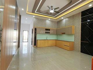 Nhà mới xây 380m2 shr mặt tiền đường nhựa 4pn 3wc giá 3,4 tỷ còn tl, kdc trung thành