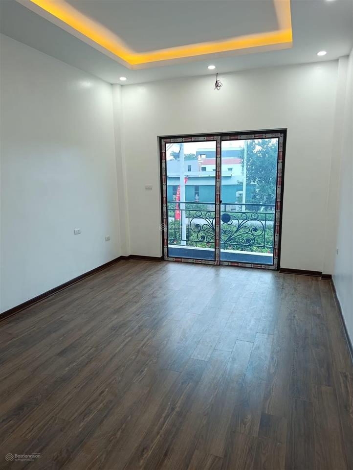 Chính chủ bán nhà riêng 6 tầng 40m2, oto đỗ cửa đông la, hoài đức, sẵn ô chờ thang máy. giá 6.8 tỷ