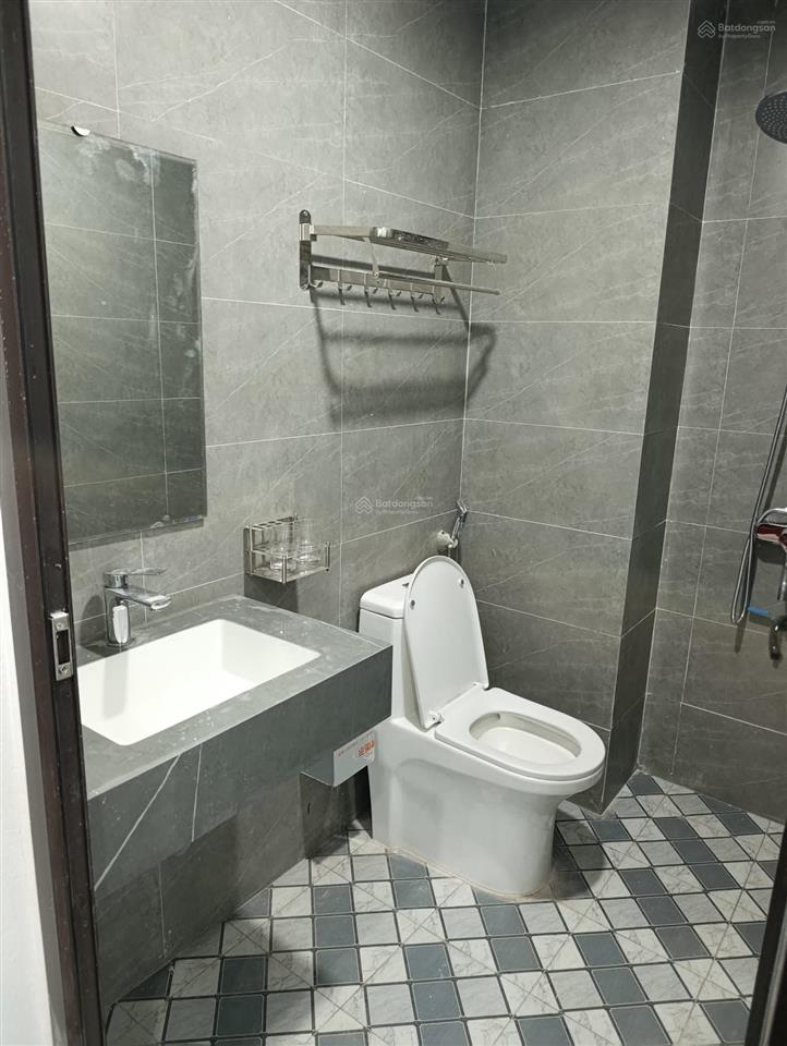 Chính chủ bán nhà riêng 6 tầng 40m2, oto đỗ cửa đông la, hoài đức, sẵn ô chờ thang máy. giá 6.8 tỷ