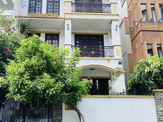 Cho thuê nhà mặt tiền đường hoa đào, ngay khu phan xích long  dt 8x18m