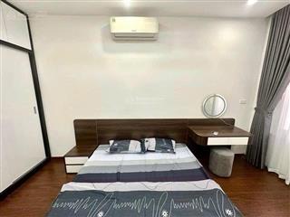 Nhà ở tt cầu giấy, xây mới 35m , 5tầng, 50m ra ô tô , ngõ thông rộng ba gác đua