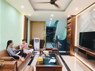Bán nhà ô tô tránh hoàng quốc việt, cầu giấy. dt 56 m2, 5t, mặt tiền 4,2m. sổ vuông, 17,5 tỷ