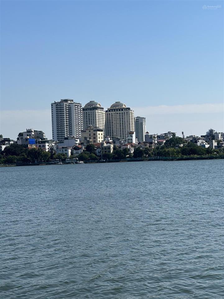 Mặt phố quảng bá, tây hồ. dt 268 m2 x 7t, mặt tiền 12 m2  view hồ chính diện, sđcc giá 350 tỷ.