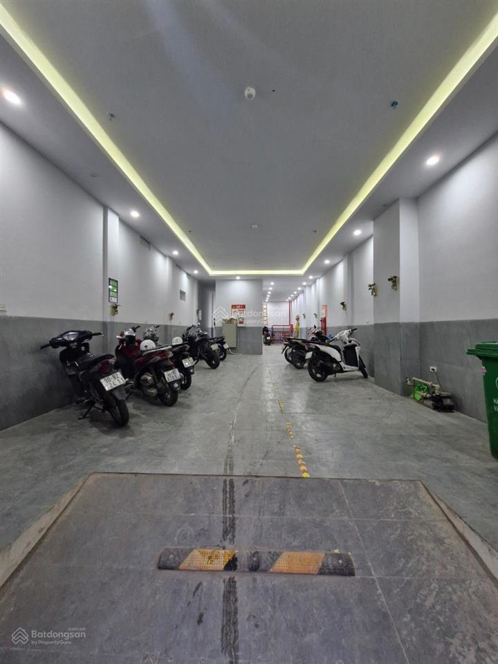 Bán toà ccmn cầu diễn ô tô tránh doanh thu 1.8tỷ/năm 120m 7tầng thang máy giá chỉ 28,9tỷ