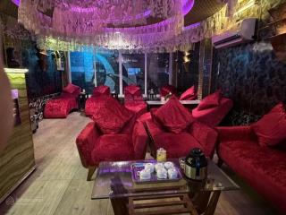 Bán nhà mặt phố spa, khách sạn, dt gần 100m2, dtsd 350,4m2  12 phòng.  0937 988 ***