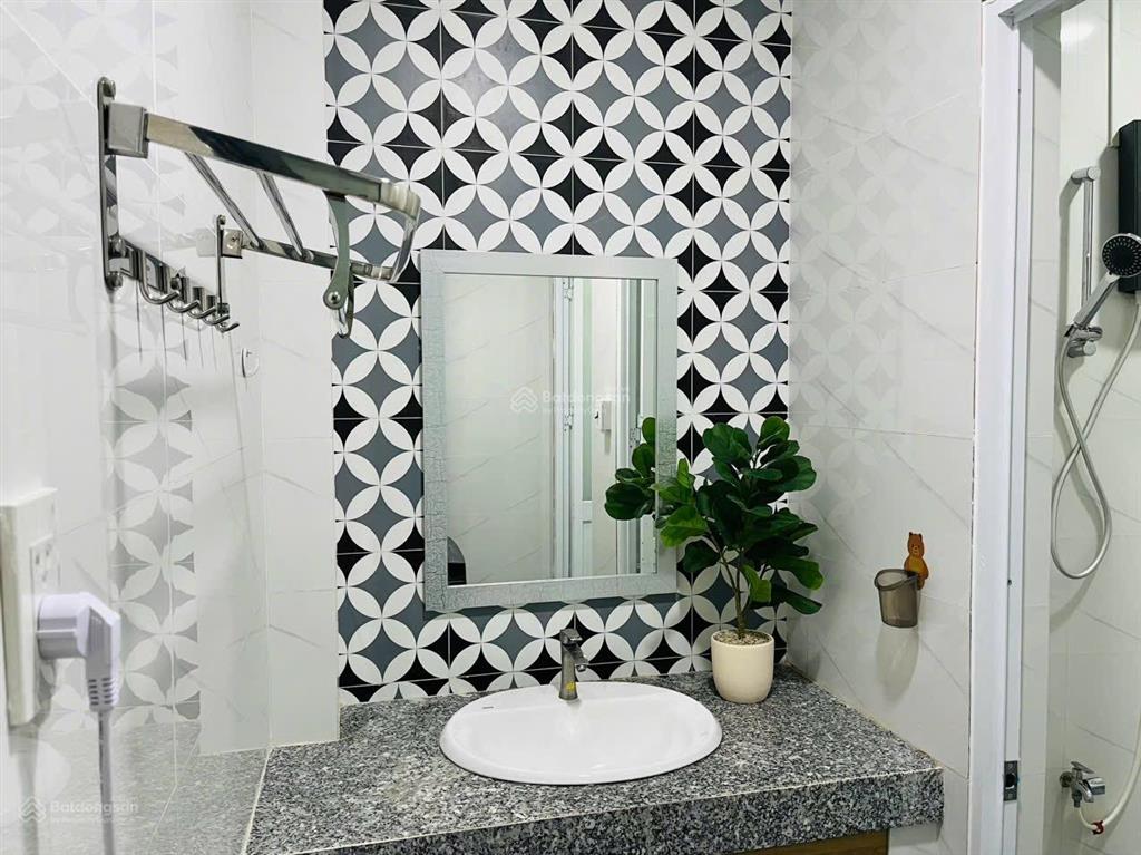 2pn 1pk khu phan xích long trung tâm phú nhuận, gần q1 q3 trường sa