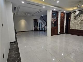 Bán nhà mặt phố quận hai bà trung vỉa hè kinh doanh sầm uất ngày đêm 75m2 x5t