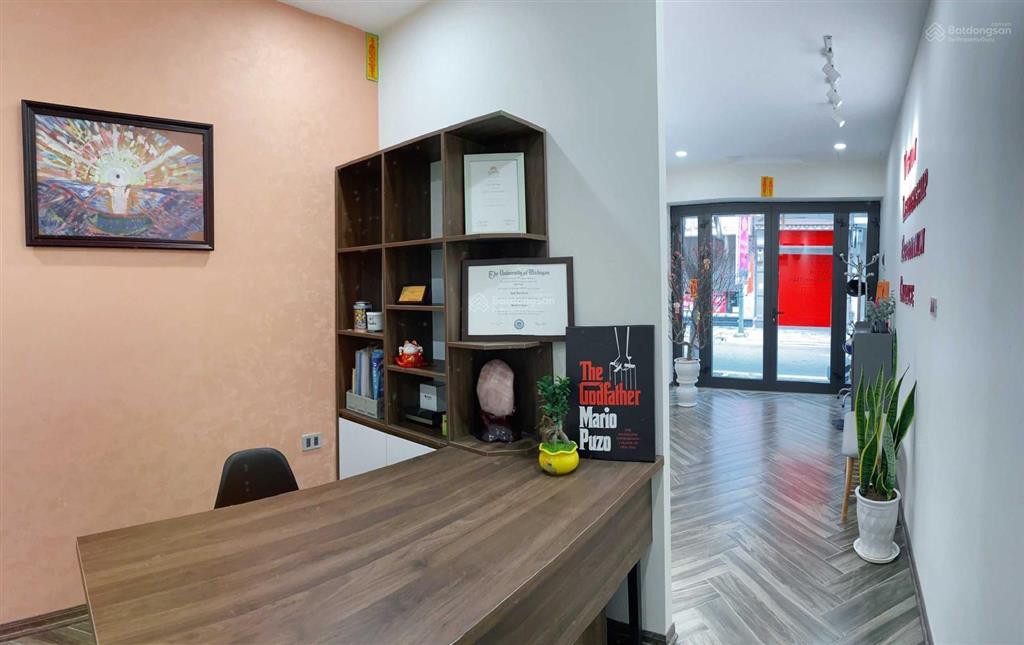 Chính chủ bán nhà mặt phố hàng nón gần ngã tư hàng điếu, kinh doanh tốt, sẵn sổ đỏ, 5p ra hồ gươm