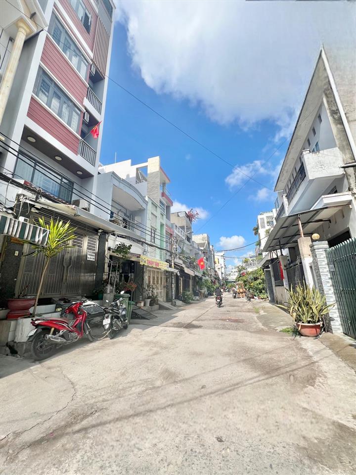 Bán nhà 3 tầng đường nguyễn quý yêm, gần võ văn kiệt, 4m x 24m, hẻm xe tải thông, chỉ hơn 7 tỷ.