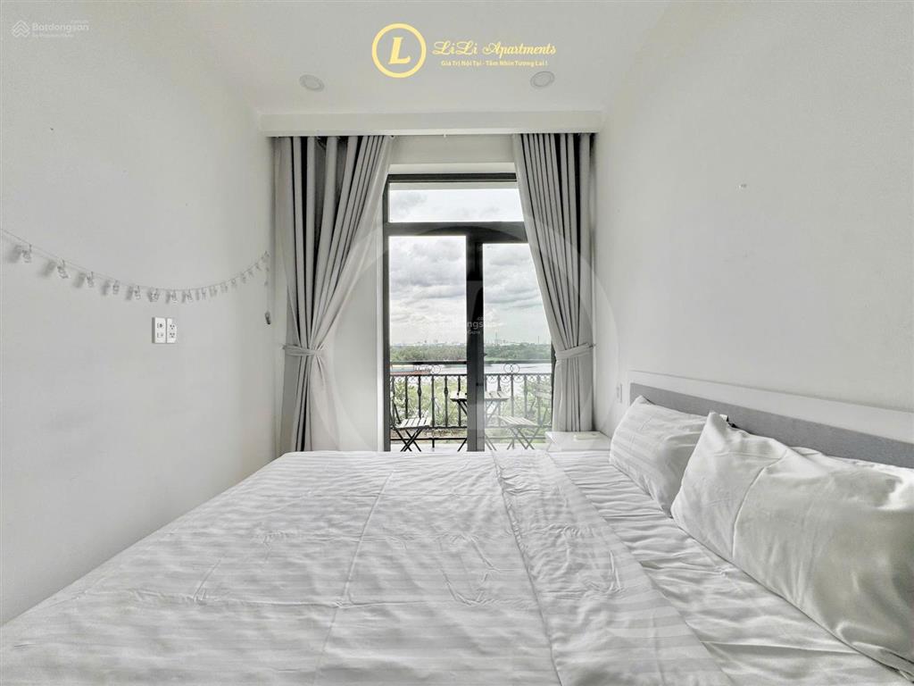Trống sẵn căn hộ 1 phòng ngủ view sông  phố tây nhộn nhịp | xem phòng ngay