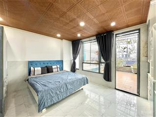 Đúng hình  đúng giá căn hộ sân ban công siêu rộng / thang máy / full nội thất / không chung chủ