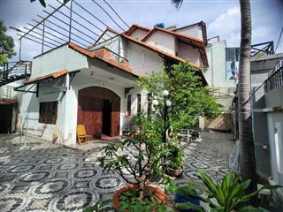 Bán biệt thự cũ 333m2 đường nguyễn thị thập q7  ngang khủng 17m tiện xây chdv  chỉ 80tr/m2