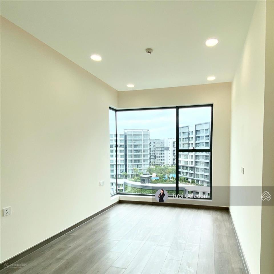 Diamond centery 2pn 96m2 có thể làm 3pn 7tỷ850 view hồ bơi