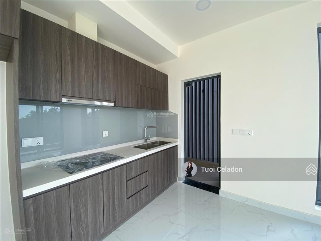 Diamond centery 2pn 96m2 có thể làm 3pn  giá 7ty8(102%) kèm carpark