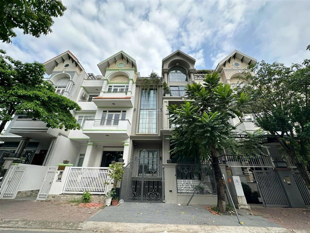 Bán lỗ lô đất nền biệt thự dự án sadeco ven sông, quận 7, diện tích 126m2  giá 16.8 tỷ