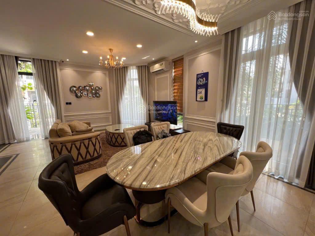 Chính chủ bán gấp căn nhà phố lavila kiến á, 6x17.6m & 5.5x17.6m, đường lớn 20m  12m giá 10.5 tỷ