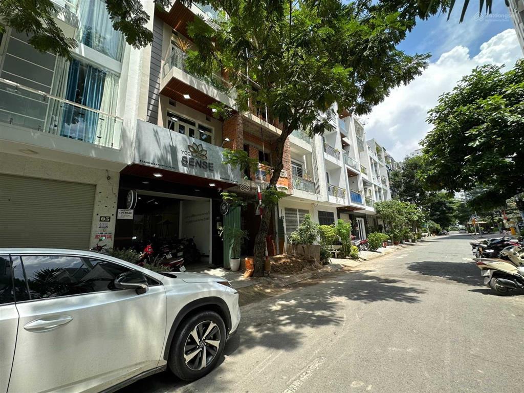 Chủ hạ giá bán nhanh nhà phố mặt tiền full nội thất  dt 4x18m  kdc công ích, p. phú mỹ, q7