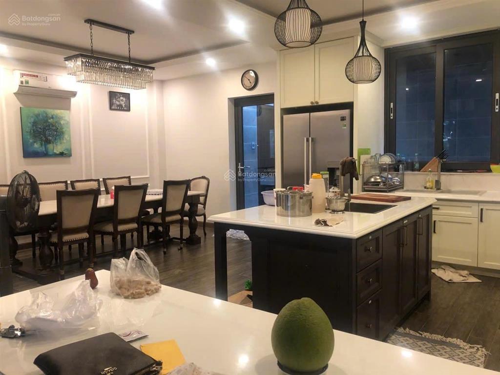 Chính chủ bán gấp đất biệt thự khu sadeco ven sông dt 234m2 xd hầm 3 tầng  giá 32 tỷ tốt nhất khu