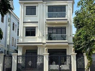 Bán 8 căn nhà phố  biệt thự kdc sadeco ven sông q.7 dt 7x18m, 13x18m giá 18 tỷ  0906 615 ***