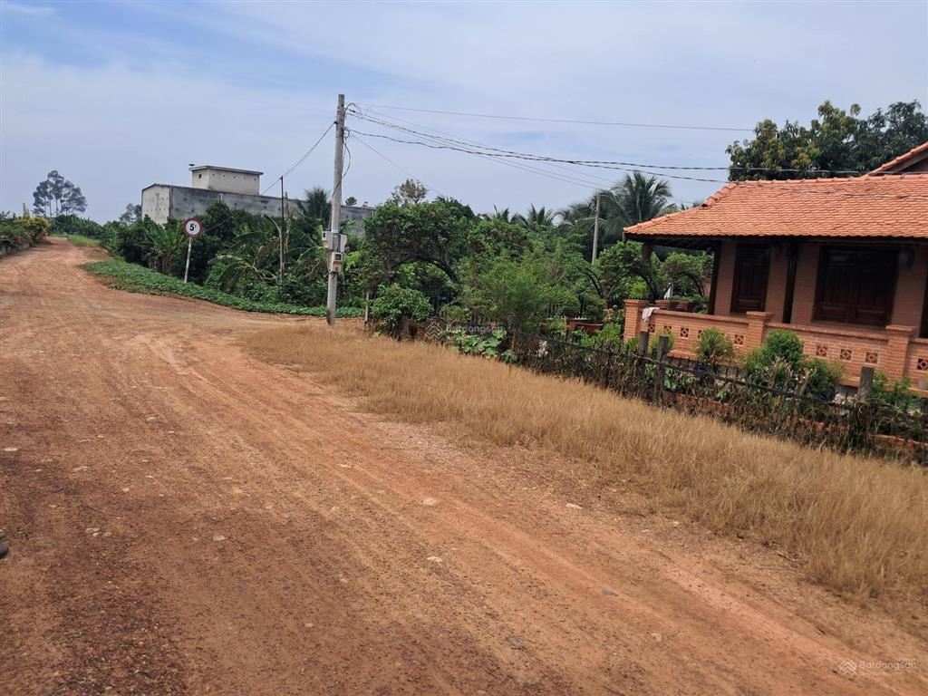 Trung an củ chi nhà vườn mặt tiền sông sài gòn tọa lạc xã trung an củ chi. dt 1925m2 thổ cư 500m2