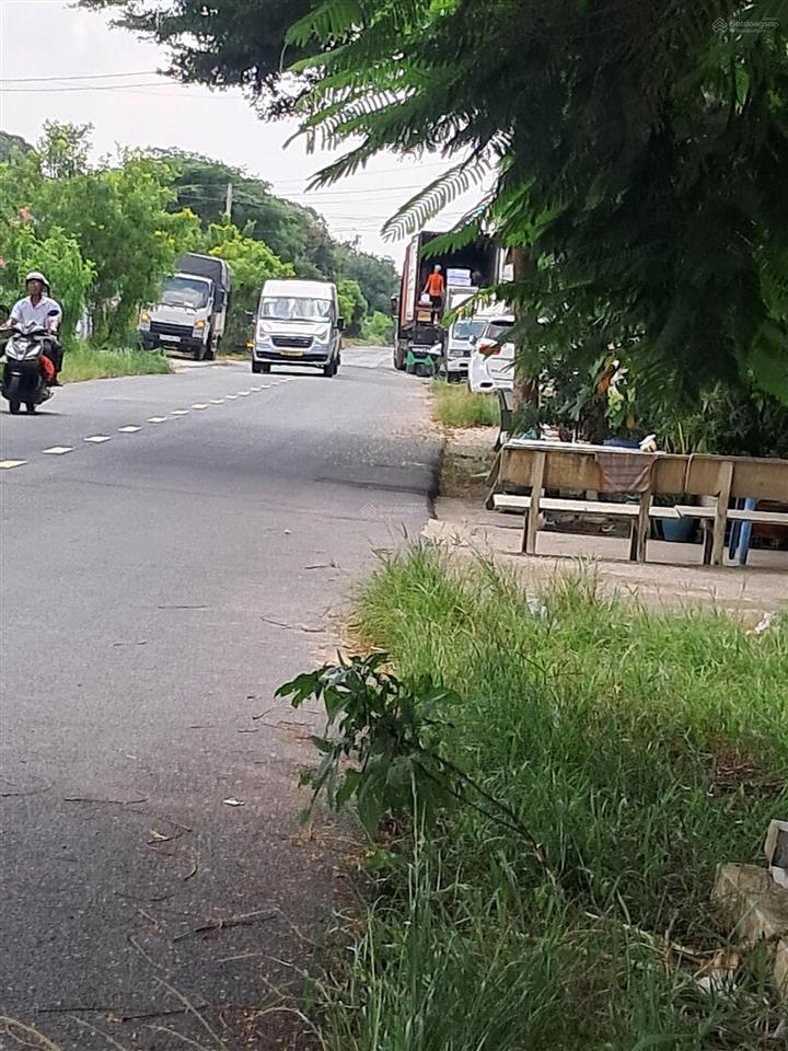 Bán đất tặng 2 căn nhà cấp 4 mặt tiền đường bầu lách xã phạm văn cội củ chi 25x80= 2126m2 thổ 212m2