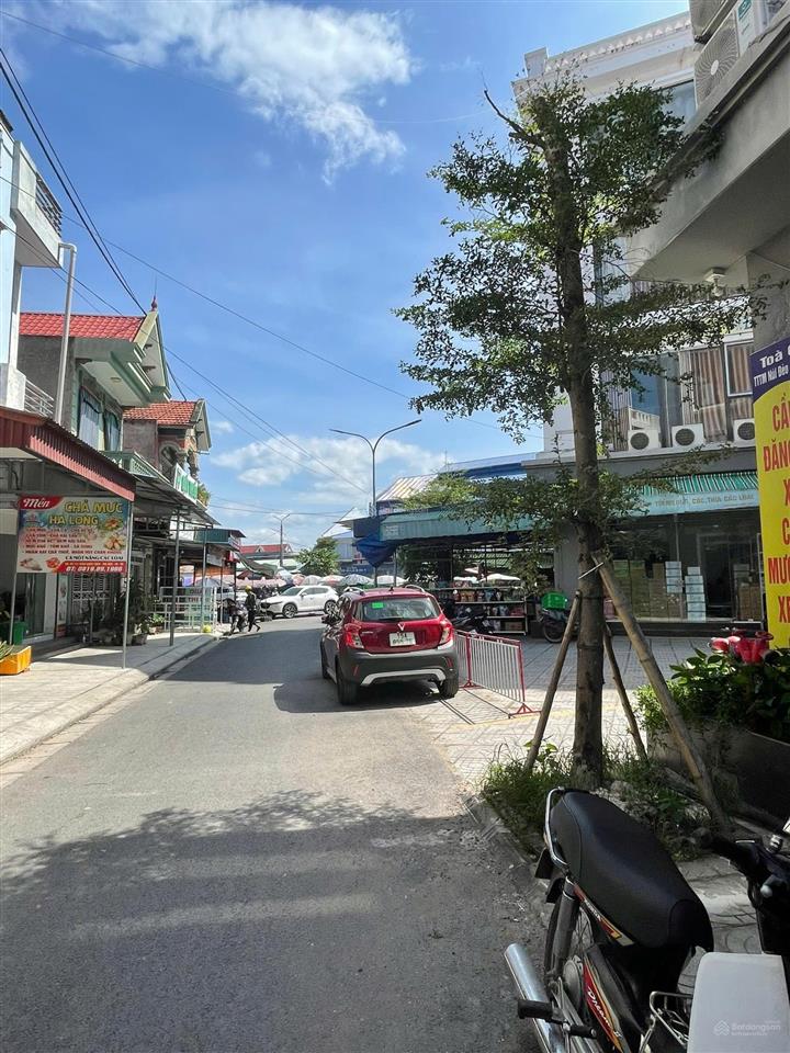 Bán căn góc c1 shophouse  gần chợ núi đèo, giá tốt