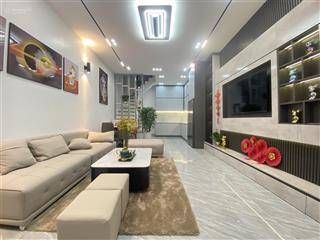Bán nhà hoàng mai  nhà đẹp 45m2 full đồ 4pn  ngõ thoáng gần ô tô. giá 7,9 tỷ.  0779 548 ***
