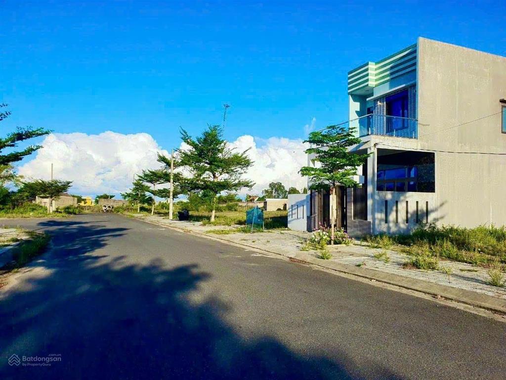 Kẹt tiền bán nhanh bán gọn lô 100m2 sạch đẹp trục thông