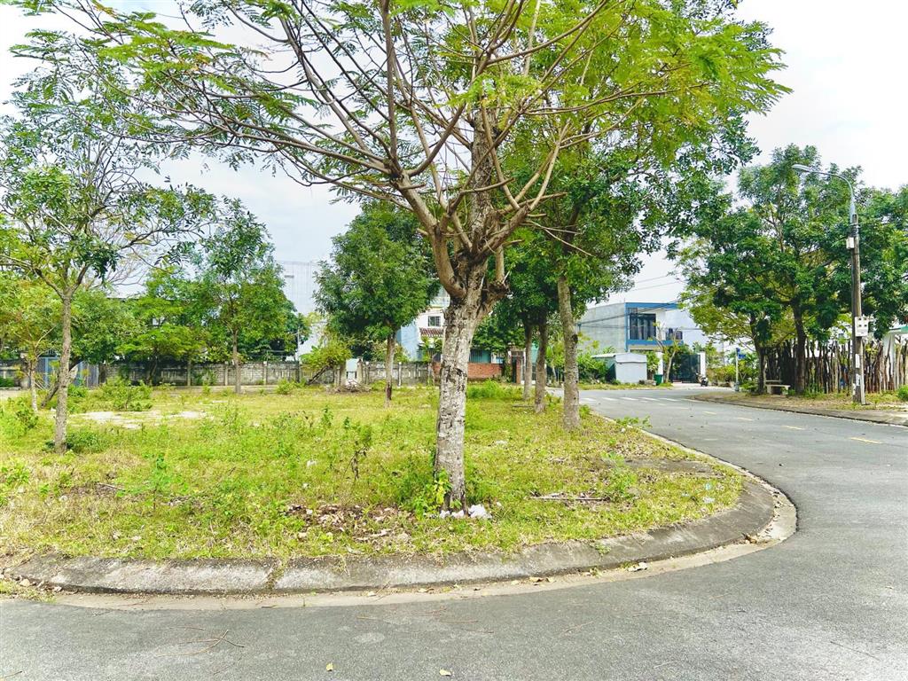 Chào bán lô sạch đẹp cạnh fpt city
